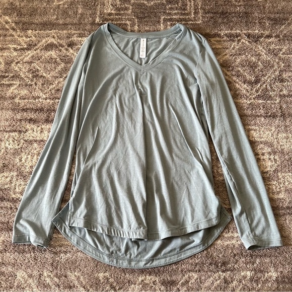 Athleta Essential V Neck Long Sleeve Top Seafoam Green - Picture 2 of 6